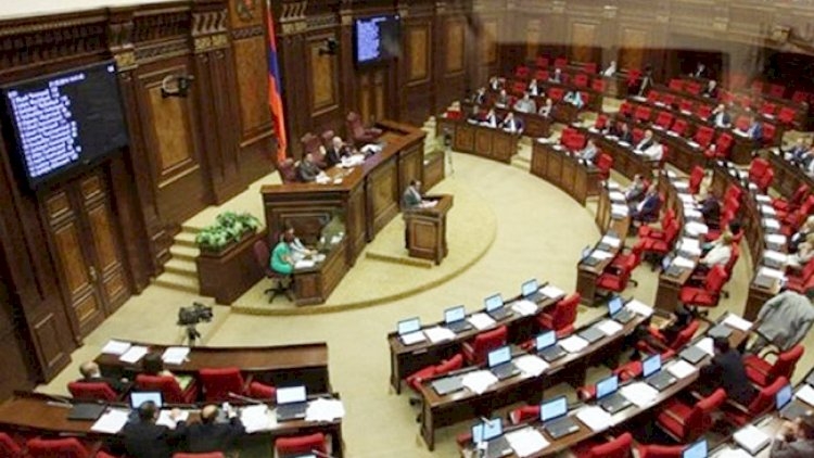Son dəqiqə: Ermənistan parlamentində qapalı müzakirə