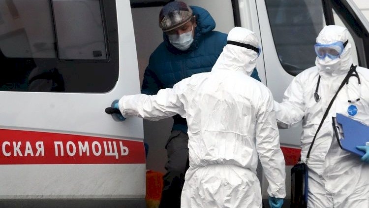 Rusiyada koronavirus dəhşəti: Bir gündə 1211 adam öldü
