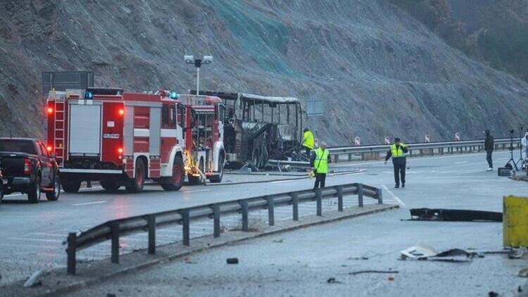 Bolqarıstanda sərnişin avtobusu partladı - 46 nəfər diri-diri yandı yandı