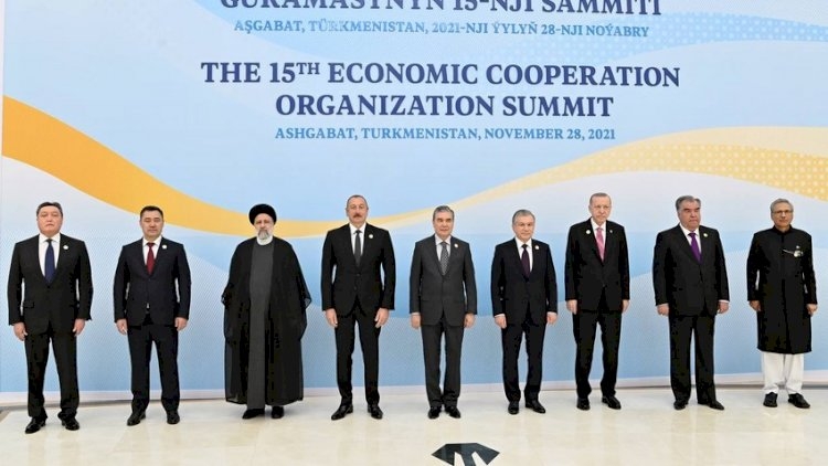 Aşqabadda İƏT-in XV Zirvə Toplantısının iştirakçılarının şərəfinə rəsmi nahar verildi