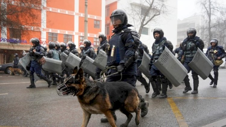 Almatıdakı etirazlarda 12 polis öldürülüb