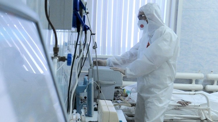 Rusiyada virusdan ölənlərin sayı 317 mini aşdı