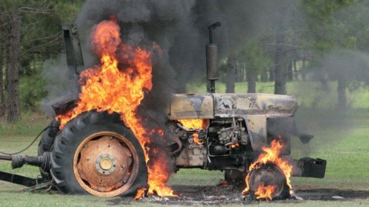 Sabirabadda traktor yandı