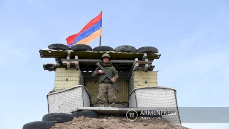 Ermənistanda ordunun bayramı bilərkdən qeyd olunmur - "Hraparak" nəşri