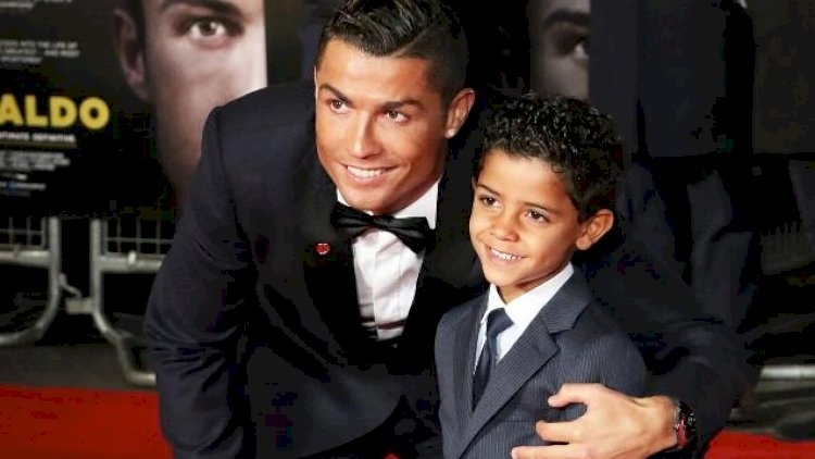 Ronaldo: "Oğlum ona nə vax telefon alacağımı soruşur"