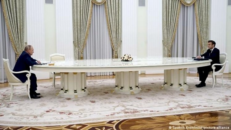 Kreml uzun masanın sirrini açdı: "Bu ona görədir ki..."