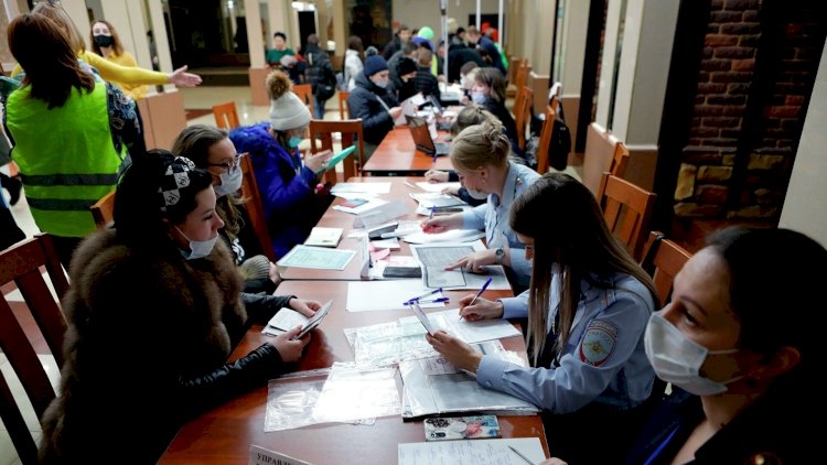 Donbasın 800 minə yaxın sakini Rusiya pasportu alıb