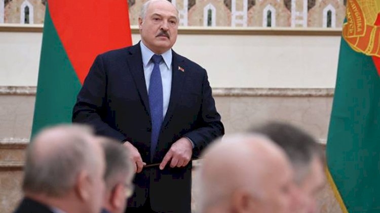 Lukaşenko: "Ukrayna Belarusa zərbə endirəcəkdi"