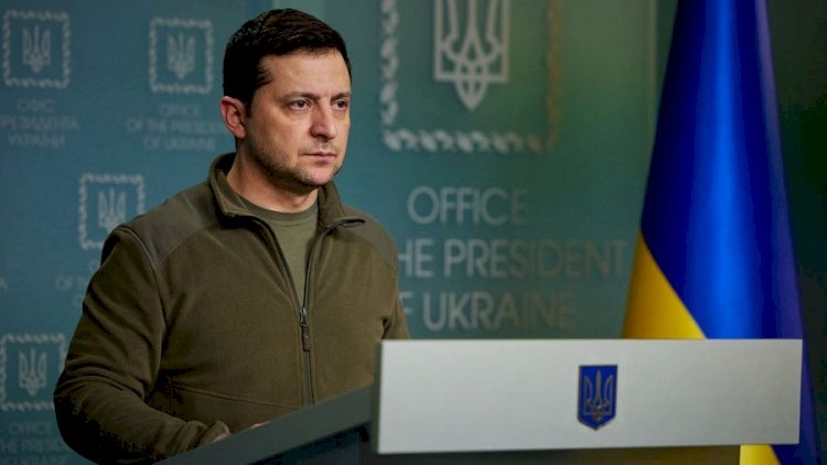 "Zelenski: "Ukraynaya 16 min xarici muzdlu gələcək"