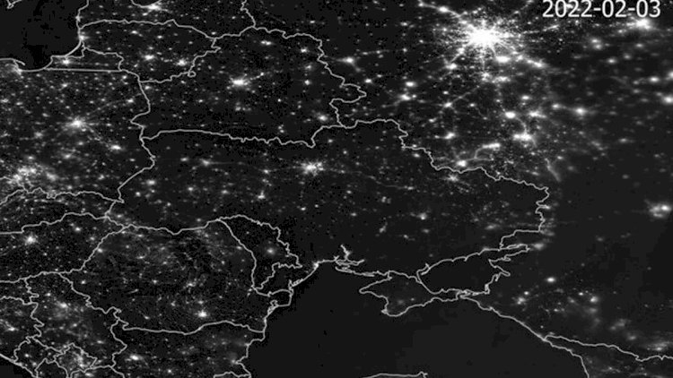 Avropanın ortasında qara dəlik: Ukrayna peykdən belə görünür 