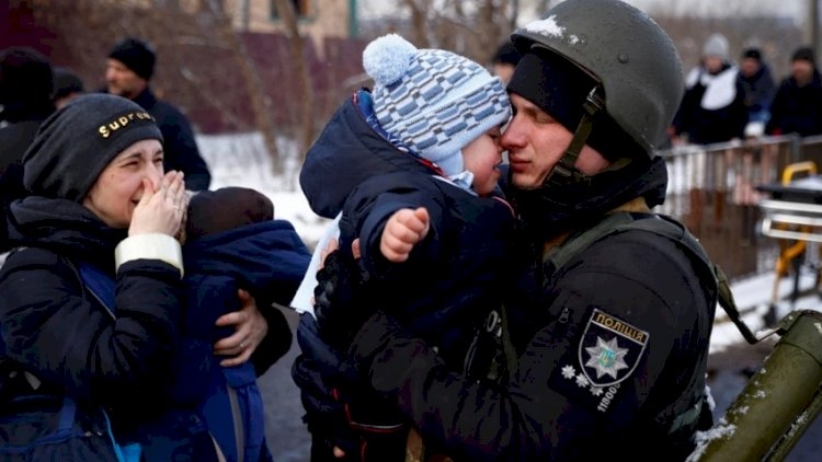 Dəhşət: Rusların atdığı mərmi ukraynalı uşaqların ayaqlarını qopardı