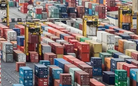 Çinin yük avtomobilləri Trans-Xəzər Beynəlxalq Nəqliyyat Marşrutunda