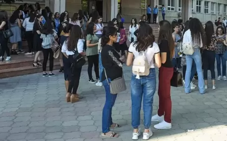 Bakıda tələbə qızların arxasına düşən manyak peyda oldu - FOTO