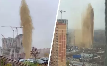 Moskvanın mərkəzində çirkab borusu fontan vurdu